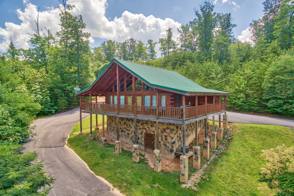 Majestic Sunrise, a 1 bedroom cabin rental located in Pigeon Forge