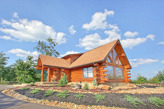 God's Country, a 4-bedroom cabin rental located in Pigeon Forge