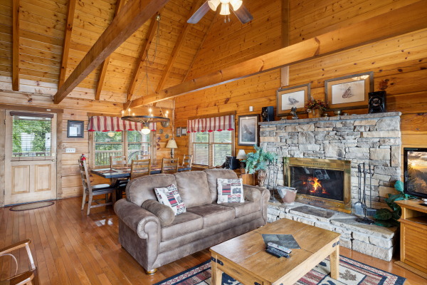 Eagles View Lodge - A Gatlinburg Cabin Rental