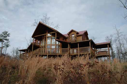 Four Seasons Lodge, a 3-bedroom cabin rental located in Pigeon Forge